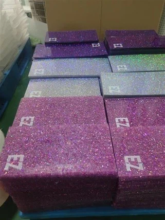 Hoja acrílica con brillo holográfico