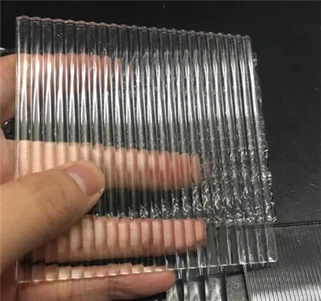 Hoja de plástico rayada de plexiglás acrílico ondulado